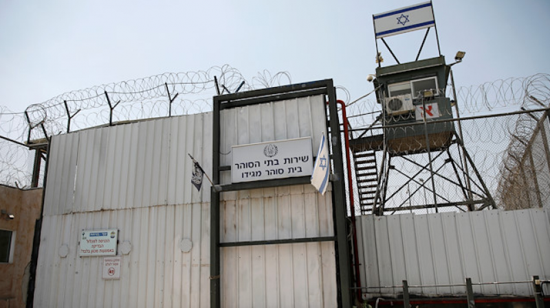 İsrail zindanlarındaki üç esir açlık grevine devam ediyor