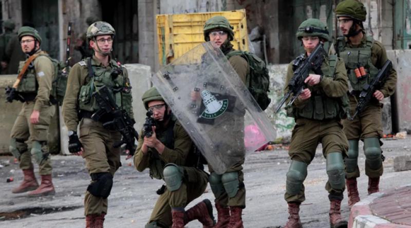 Katil İsrail askerleri Filistinli bir çocuğu şehit etti