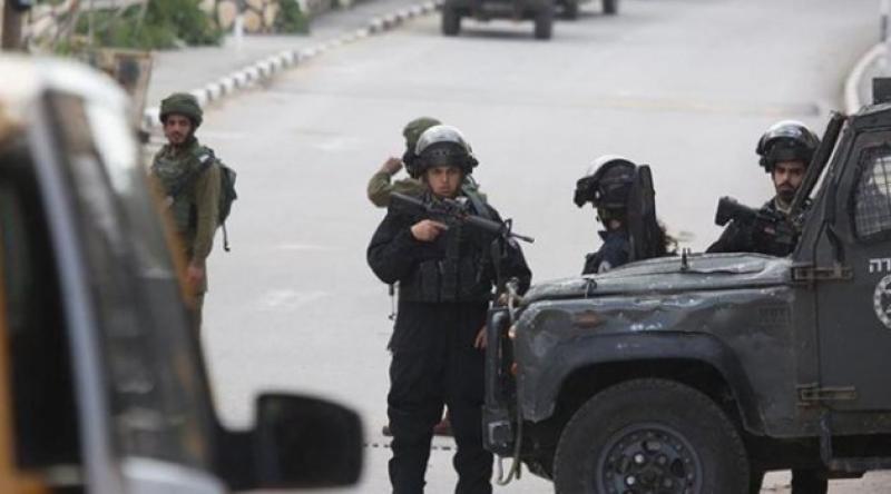 İşgalci İsrail, Batı Şeria'da 23 Filistinliyi gözaltına aldı