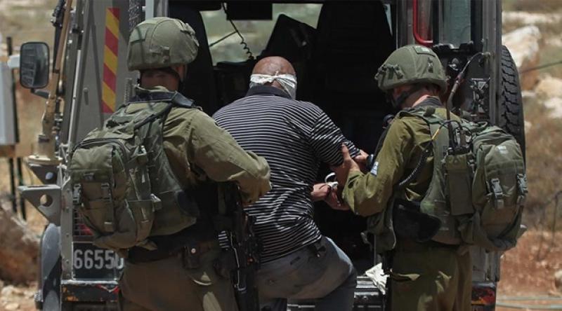 İşgalci İsrail, Kudüs'te Filistinli yetkilileri gözaltına aldı