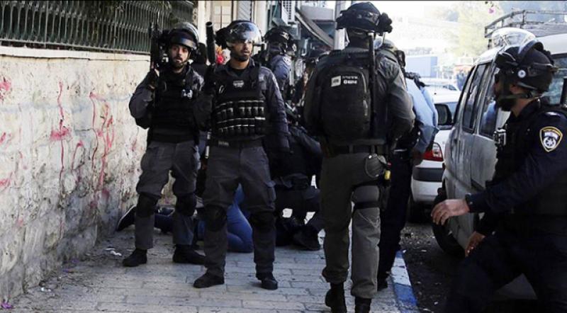 İşgalci İsrail güçleri, 13 Filistinliyi gözaltına aldı
