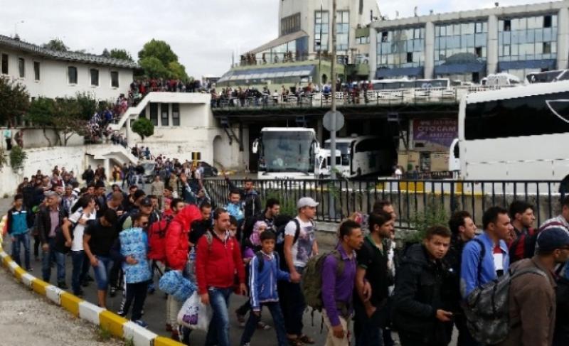 İddia: İstanbul'da yaşayan on binlerce kayıtsız göçmen sınır dışı ediliyor