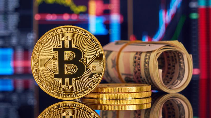Bitcoin son 24 saatte 10,902 dolara yükseldi