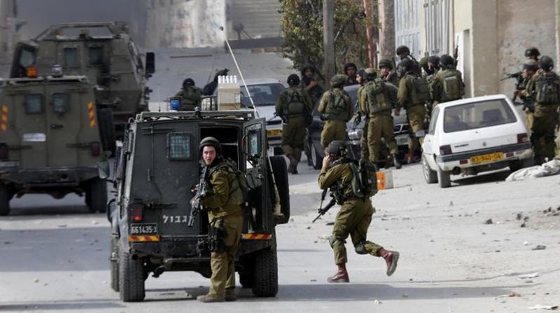 Siyonist işgalciler 12 Filistinliyi daha alıkoydu