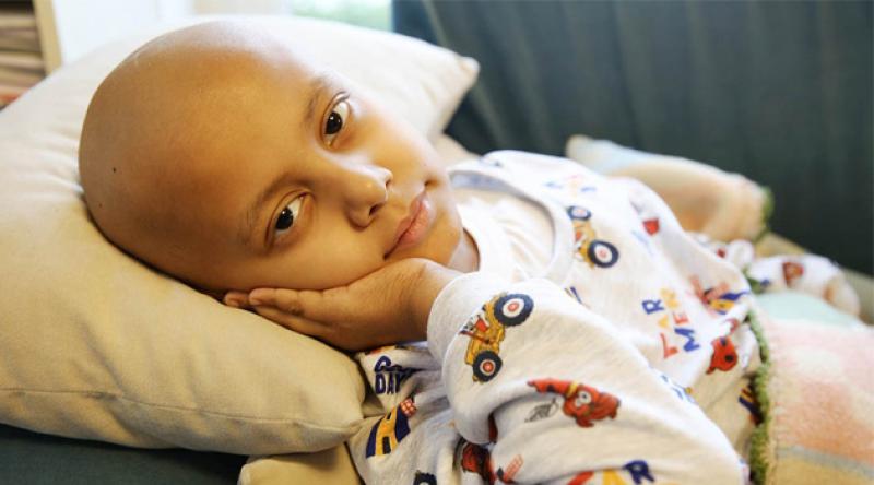 8 yaşındaki kanser hastası Ahmet annesine kavuşabilecek