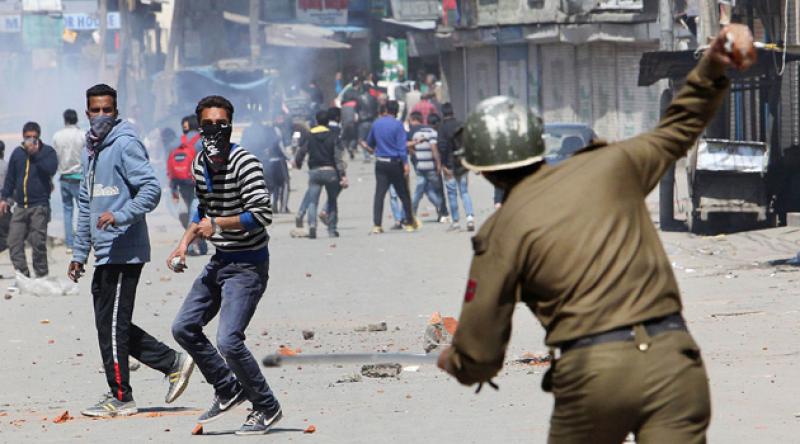 Keşmir'de çatışma: 2 direnişçi öldü