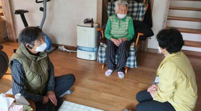 Güney Kore'de 96 yaşındaki kadın koronavirüsü yendi