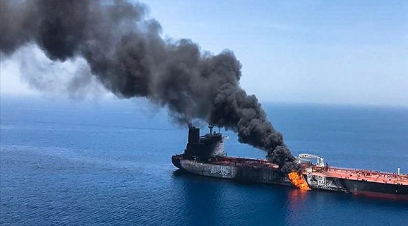 Suudi Arabistan'ın Cidde limanındaki petrol tankerinde patlama