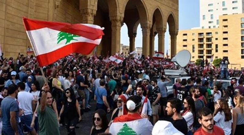 Lübnan'da yönetim karşıtı eylemler sürüyor