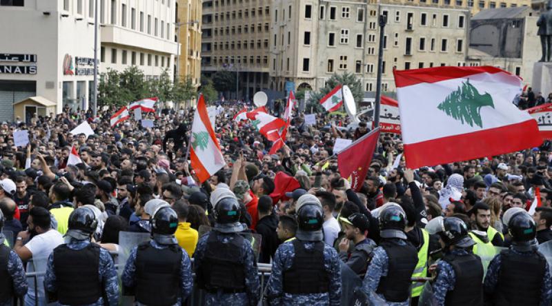 Lübnan'da hükümet karşıtı gösteriler tekrar başladı