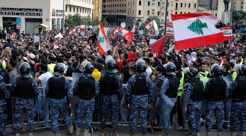 Lübnan'daki gösterilerde 10 kişi yaralandı