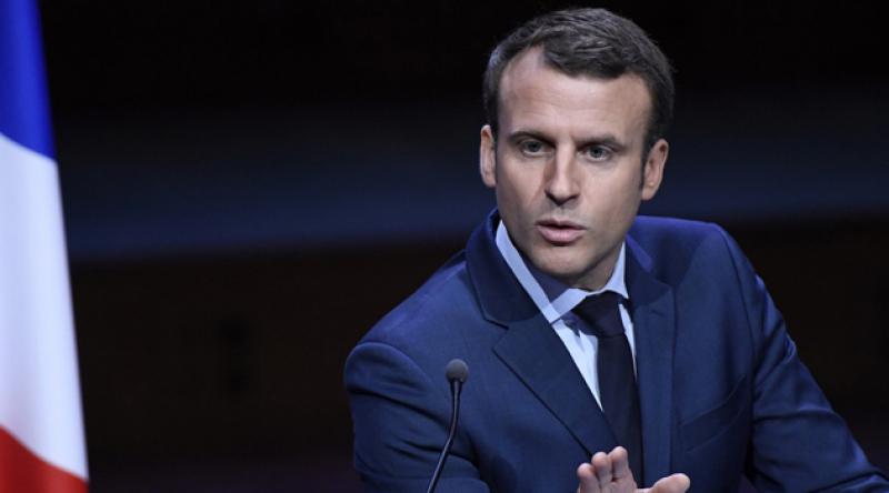 Macron, yurt dışı seyahatlere kısıtlama getirileceğini duyurdu