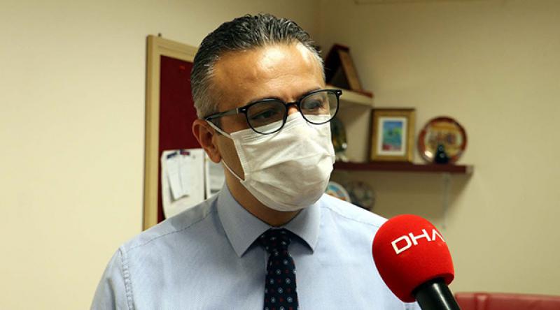 Koronavirüs Bilim Kurulu üyesi Prof. Dr. Tezer'den maske korumuyor!