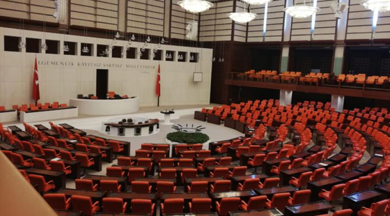 MHP'den Gelecek Partisi’ne 25 kişilik geçiş