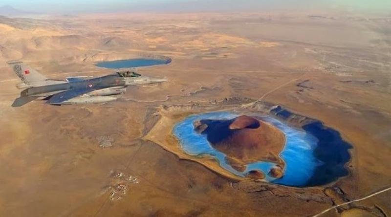 'Dünyanın nazar boncuğu' olarak bilinen Meke Gölü kurudu