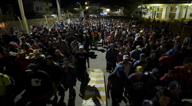 ABD'ye gitmek için yola çıkan göçmenler Meksika sınırına dayandı