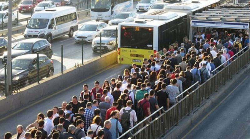 İBB: Metrobüs, metro ve otobüs kullanımında yüzde 10'luk düşüş görüldü
