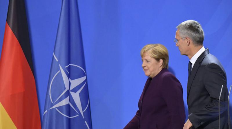 Merkel'den Macron'a tepki: NATO güvenliğimizin temeli
