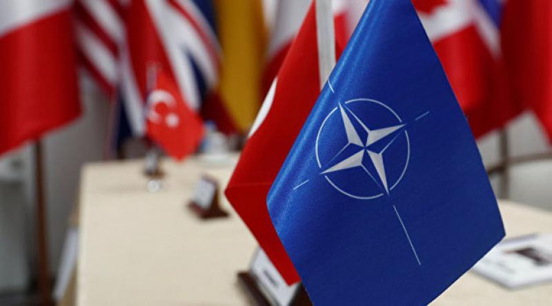 Yunanistan NATO'daki Türkiye'ye hava desteğini engelleyen itirazını geri çekti