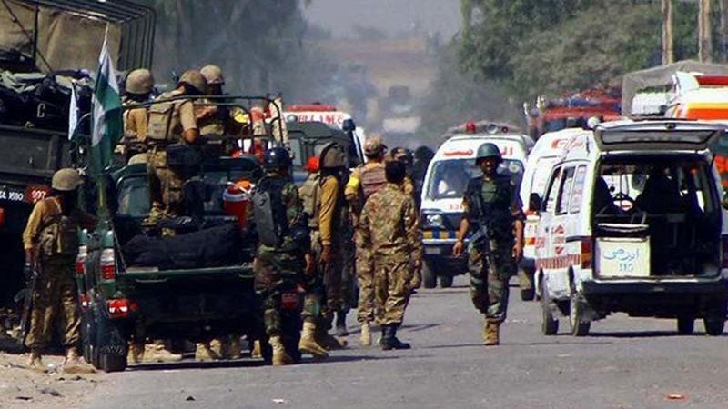 Pakistan'da bombalı saldırı: 6 ölü, 17 yaralı