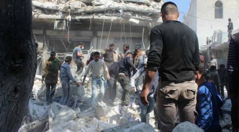 Rus savaş uçakları İdlib'i bombaladı: 3 ölü, 9 yaralı
