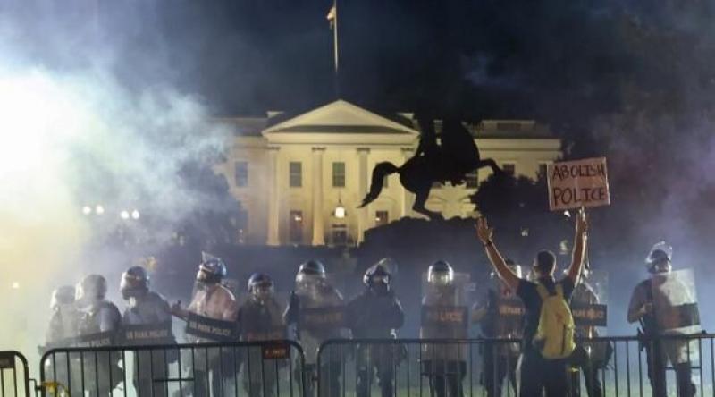 George Floyd protestoları sırasında Trump'ın 'sığınağa götürüldüğü' iddia edildi