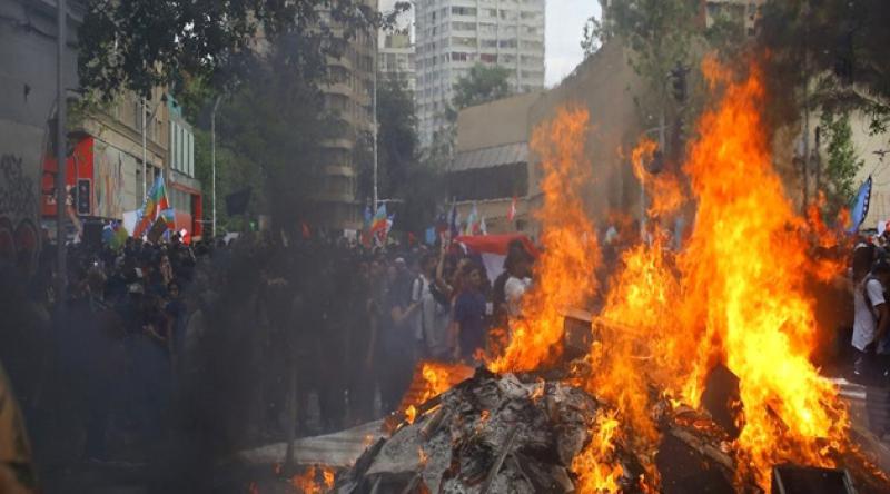Şili'de hükümet karşıtı protestolar devam ediyor: En az 29 kişi öldü