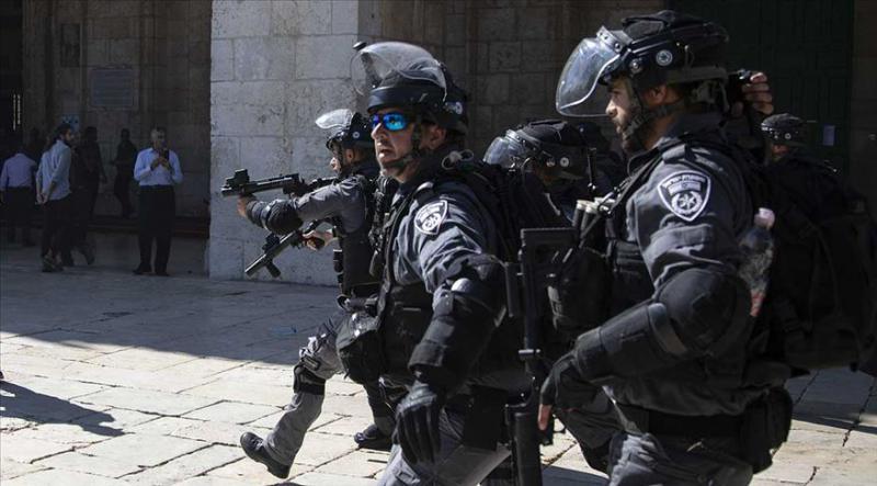 İşgalci İsrail Polisi Mescid-i Aksa'da 5 Filistinliyi Gözaltına Aldı