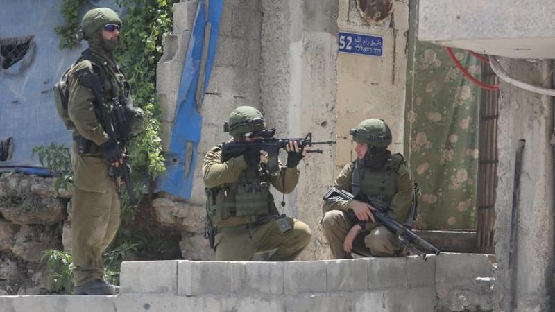 Katil İsrail askerleri Batı Şeria'da Bir Filistinliyi Şehit Etti