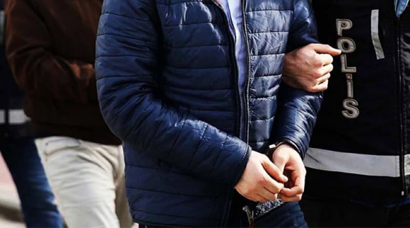 İzmir'de gözaltın alınan 53 kişiden 29'u tutuklandı