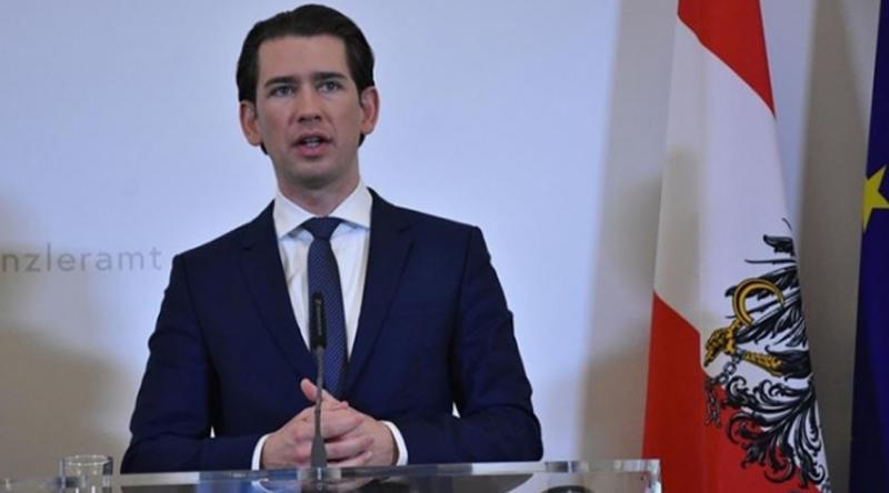 Avusturya'da eski başbakandan başörtüsü yasağı vaadi