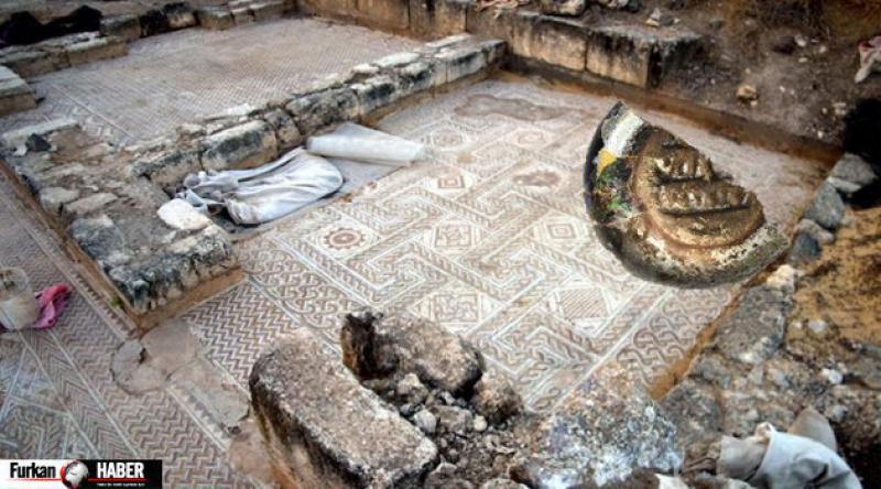 1300 yıllık sarayda “Allah’a şükür” yazan cam ağırlık bulundu