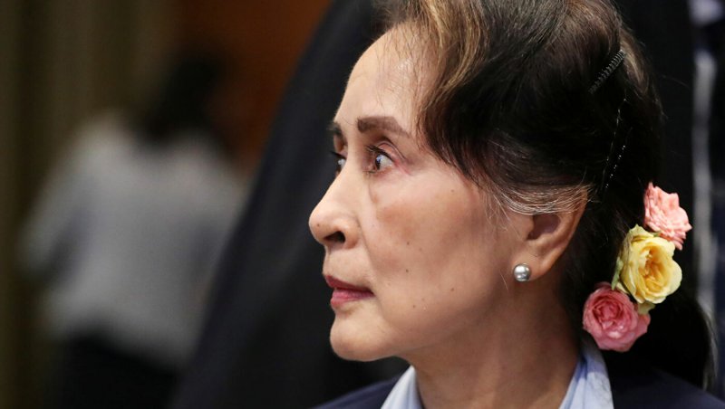 Myanmar cuntası devrik lider Suu Çii'yi yargılamaya başladı
