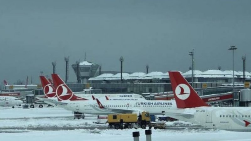 THY'nin İstanbul Havalimanı uçuşları gece 00.00'a kadar durduruldu