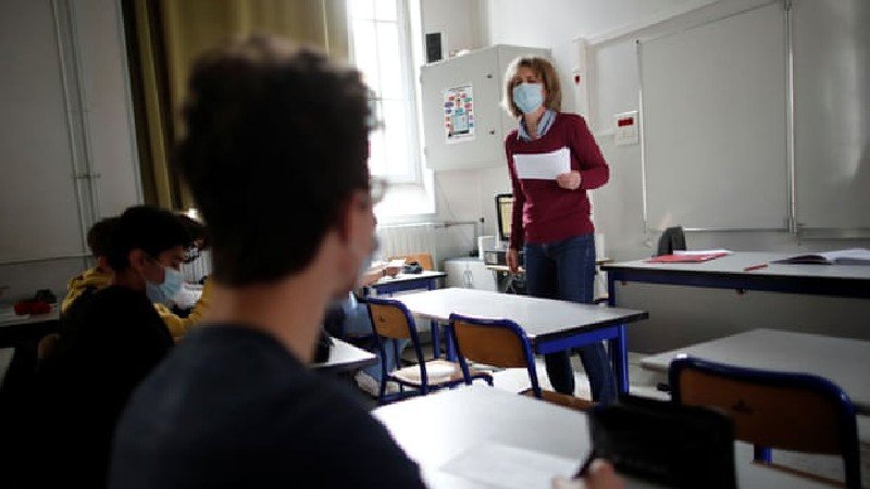 DSÖ ve UNICEF, Avrupa genelinde okulların açık kalması gerektiğini söyledi