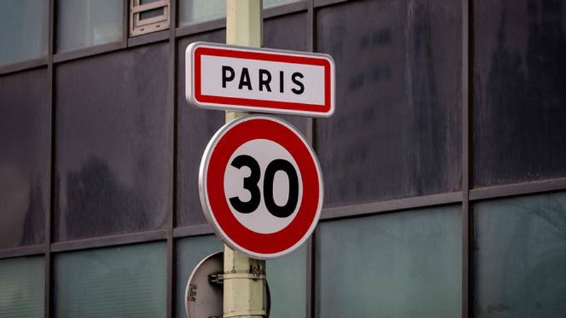Paris'te şehir içi hız sınırı 30 kilometreyle sınırlandırıldı