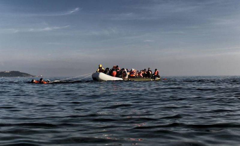 Göçmenleri taşıyan bot battı: 6 ölü