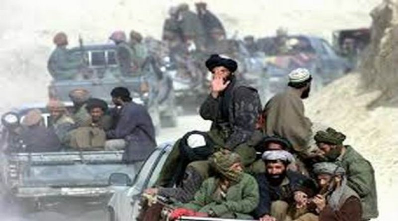 Afganistan’da kritik gelişme: Taliban 200’den fazla ilçe merkezini ele geçirdi