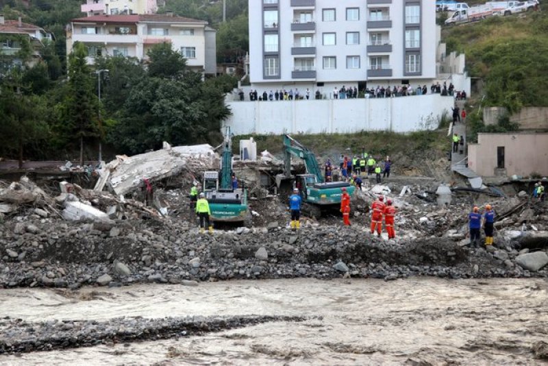 Kastamonu'da Ölçer Apartmanı çökmüştü: Binanın müteahhidi Mehmet Özkan gözaltına alındı!