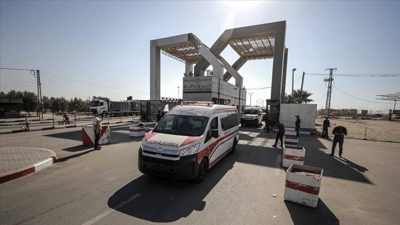 12 ülkenin desteğiyle Gazze'ye 27 ambulans gönderildi