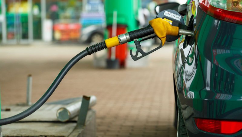 Benzin fiyatı tüm zamanların en yüksek seviyesine ulaştı