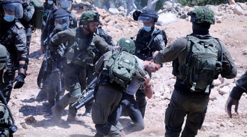 Katil İsrail'den Kandil kutlayan Filistinlilere sert müdahale: 20 yaralı, 7 gözaltı