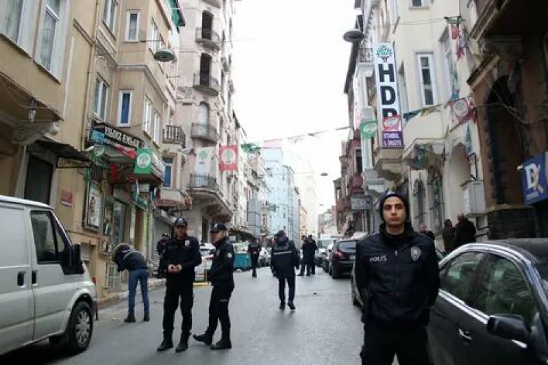 İstanbul'da HDP binasına saldırı hakkında İstanbul Valiliği açıklamada bulundu