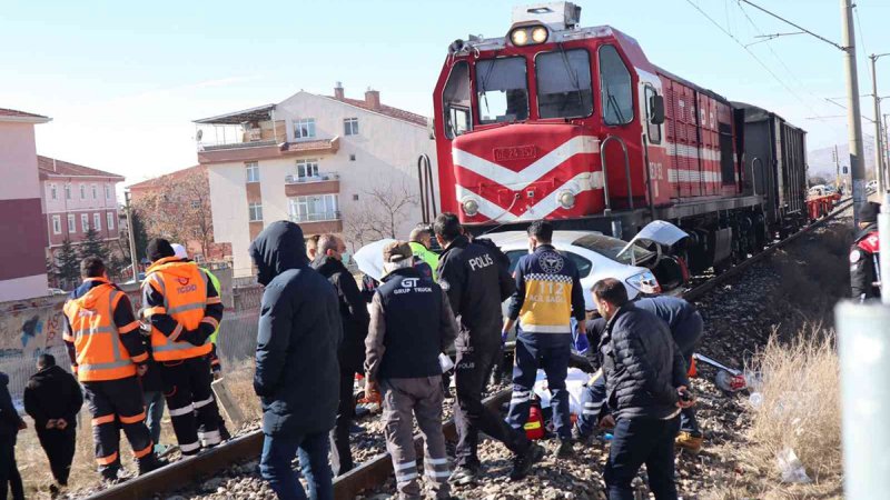 Son dakika! Ankara'da tren kazası: Ölü ve yaralılar var