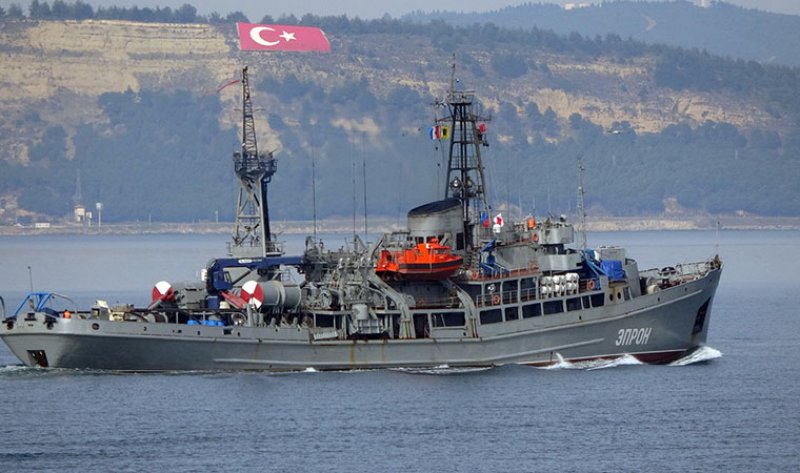 Rus askeri kurtarma gemisi ‘Epron’ Çanakkale Boğazı’ndan geçti