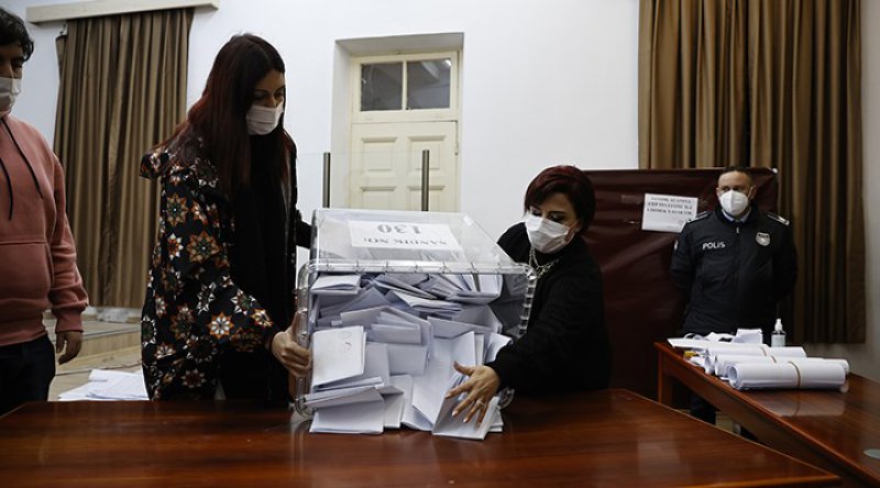 Kuzey Kıbrıs seçimlerinden resmi olmayan ilk sonuçlar geldi