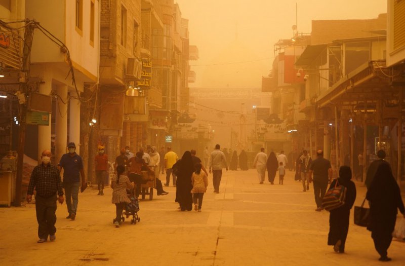 Irak'ta kum fırtınası 4 bin kişiyi hastanelik etti