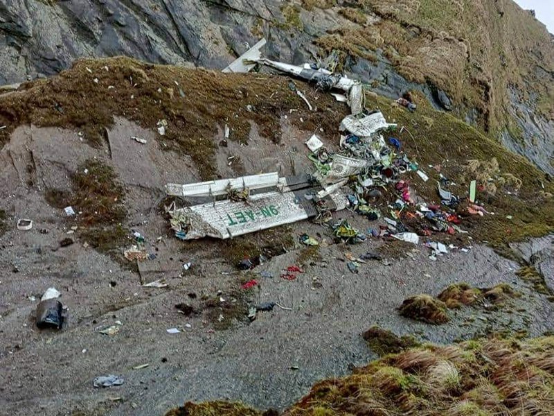 Kaybolan uçağın enkazına ve 16 kişinin cansız bedenine ulaşıldı