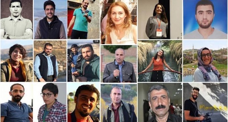 Gözaltına alınan 21 gazeteci, saatlerce kelepçeli bekletildi!