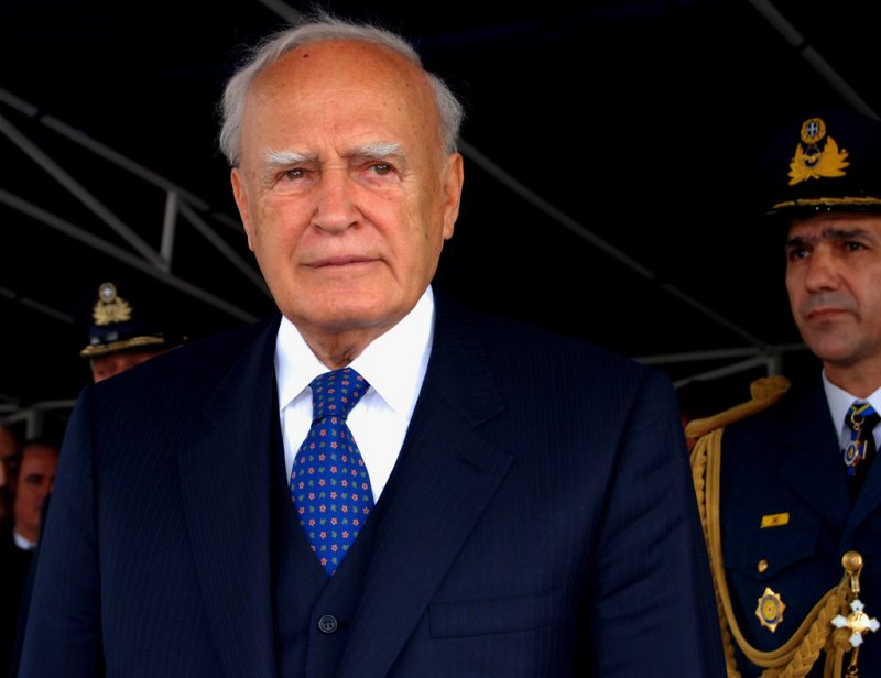 Yunanistan’ın eski Cumhurbaşkanı Karalos Papoulias hayatını kaybetti